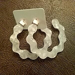 Large White Hoops ❄️ Winter Sale ❄️